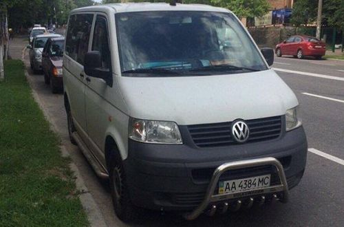 В Киеве мужчина пытался "сфотографировать" маленькую девочку в своем авто