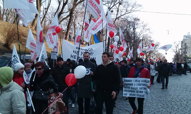 В борьбу за громадные активы банков - банкротов включились псевдообщественники и аферисты