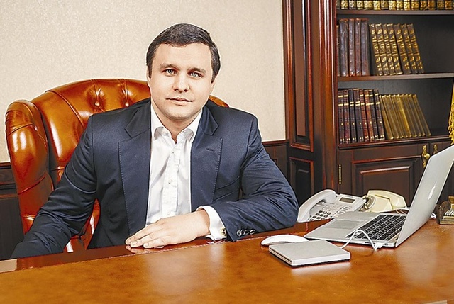 Кандидат по Черниговскому округу Микитась активно участвовал в стройках Януковича