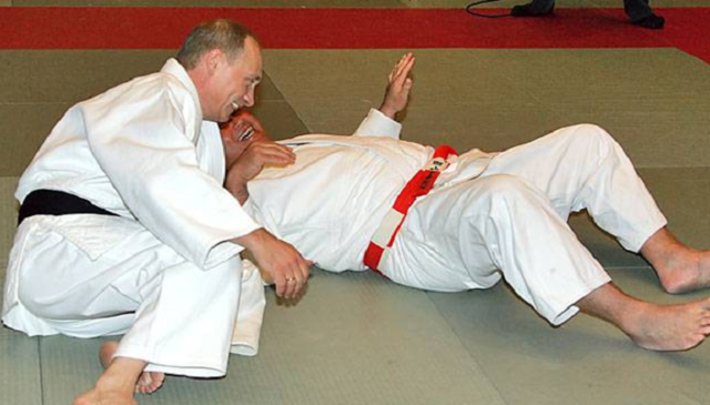Путин вместе с Ротенбергом составил учебник по дзюдо