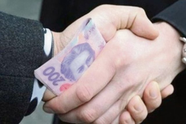 Чиновник Приднепровской железной дороги попался на взятке