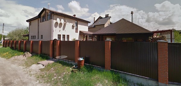 Скромная обитель под Киевом, которую скрывает от общественности вице-премьер