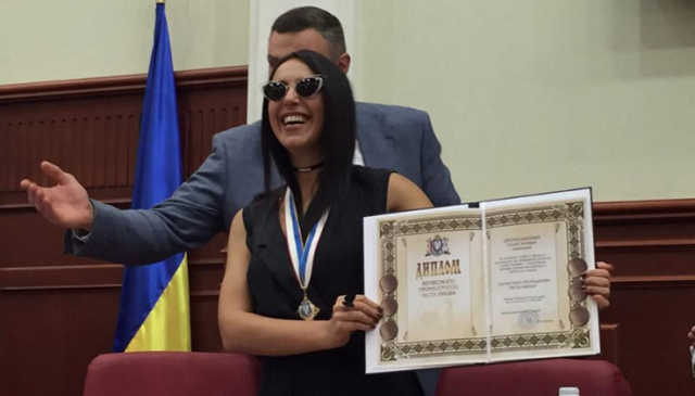 Джамала получила от Кличко награду «Почетного гражданина Киева»