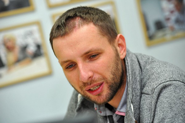 Добровольчий рух Порошенко або дискредитує, або знищить, – Парасюк