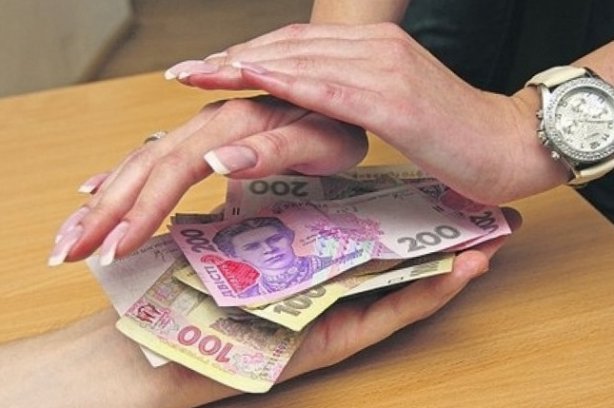 У КИЄВІ НА ХАБАРІ У 125 ТИСЯЧ ГРИВЕНЬ УПІЙМАЛИ СПІВРОБІТНИЦЮ ДФС