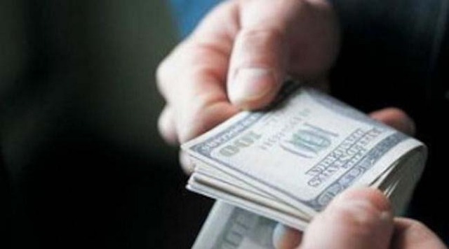 У Києві затримано слідчого, який вимагав хабар у 22 тисячі доларів США
