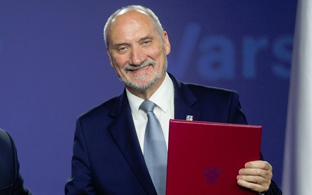 Поставил на место: польский министр жестко ответил на вопрос российской журналистки