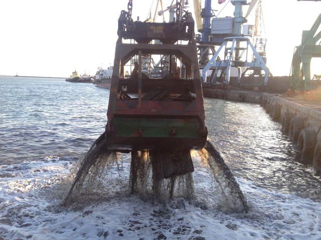 «Техморгидрострой» отчитались об очистке дна Азовского моря