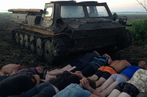 Янтарные старатели воевали со спецназом на бронемашине. ФОТО