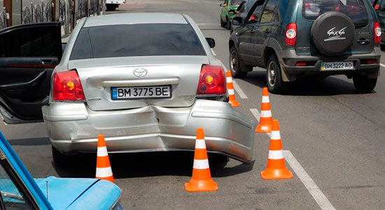 Появилась запись с камеры наблюдения, как патрульная полиция Сум совершила ДТП (ВИДЕО)