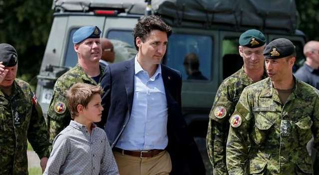 Канада сворачивает военную миссию в Украине