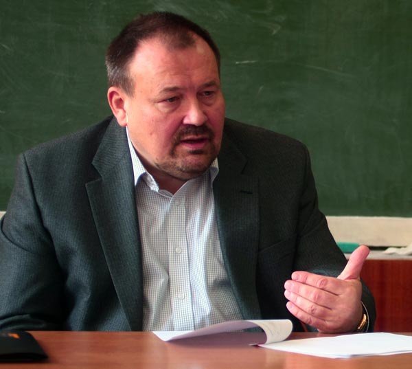 Глава ФГИУ в Одессе живет в особняке дочери и скрывает фирму жены