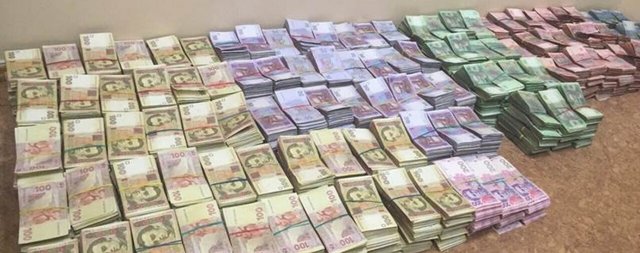 СБУ вилучила мільйони під час ліквідації конвертаційного центру