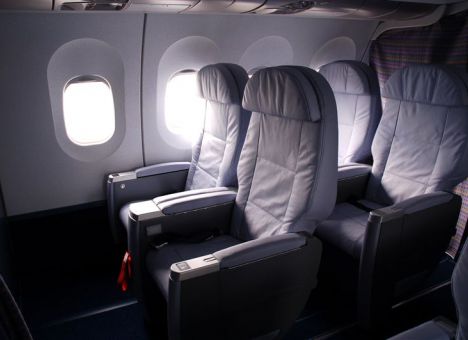 В аэропорту Симферополя массово издеваются над людьми, - пассажир