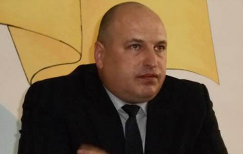 Найбагатший мент Дніпропетровщини не бажає залишати крісло начальника поліції - волонтер