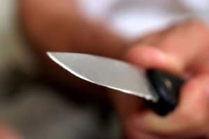 В Киеве грабитель с ножом напал на продавца