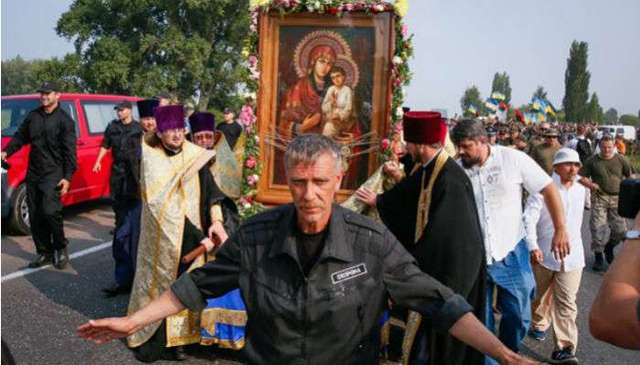 Крестный ход дошел до Киево-Печерской Лавры (ВИДЕО)