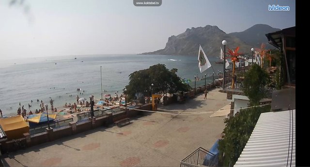 Завтра август: в сети высмеяли новое фото с пустого пляжа оккупированного Крыма