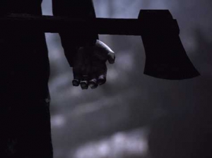 Мужчина зарубил топором 6-месячного внука, невестку и соседей