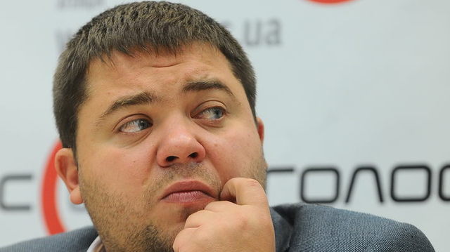 Нардеп Карпунцов отказался от своего пьяного помощника, раздевшегося до трусов