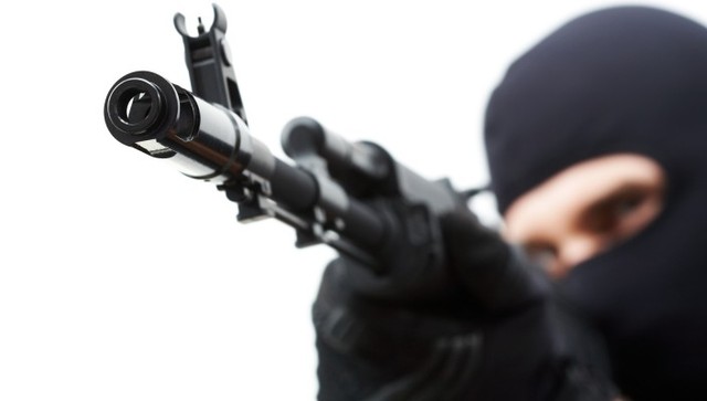 В оккупированном Свердловске вооруженные злоумышленники ограбили девушку