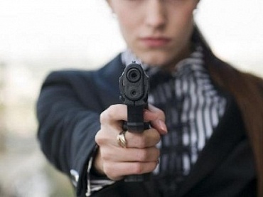 Украинцам разрешат ходить с оружием по улицах