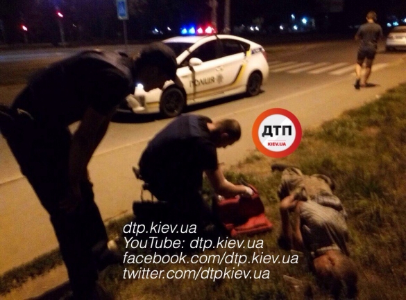 ДТП в Киеве на Окружной: Водитель сбил мужчину на пешеходном переходе и скрылся