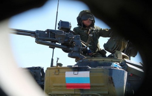 Любое "масштабное наступление" при прямом участии российских войск лишено логики - эксперт