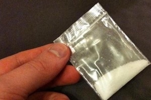 Погоревший на наркотиках коп продолжает служить в полиции Киева