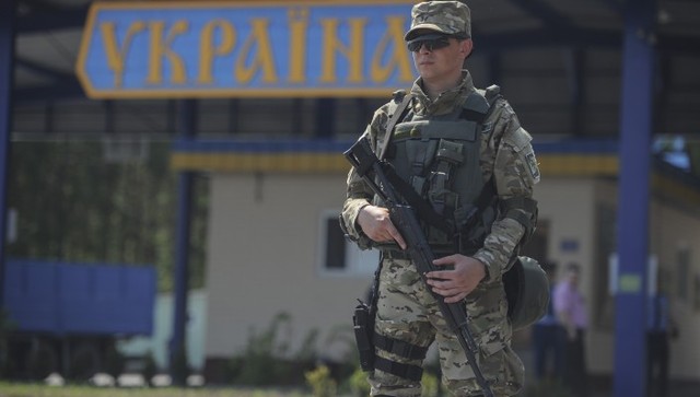 Пункты пропуска: украинским пограничникам продолжают предлагать взятки