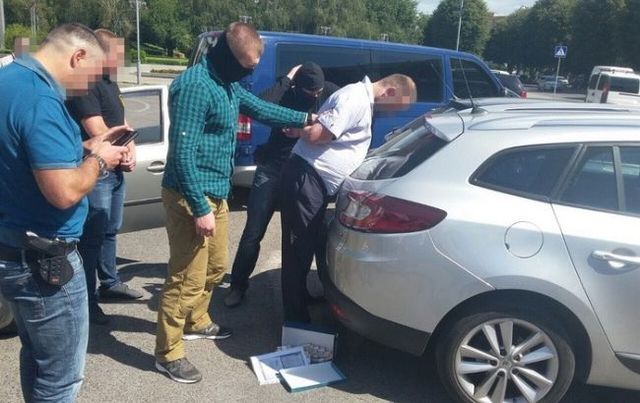 СБУ затримала на хабарі у 0,5 млн гривень голову сільради в Рівненській області