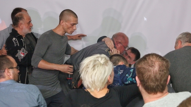 Объявили в розыск писателя Адольфыча, порезавшего охранника на встрече Павленского в Одессе