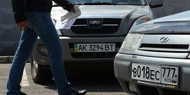 В Крыму из-за украинских номеров оккупанты лишили водительских прав более 200 человек