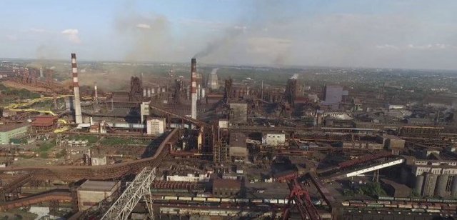 Запорожец с помощью квадрокоптера показал "секреты" металлургических предприятий (видео)