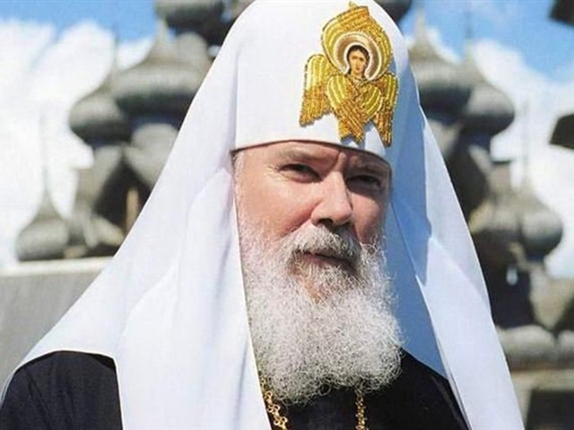 Як через Філарета московські попи не посміли "відсиджуватись" під час параду