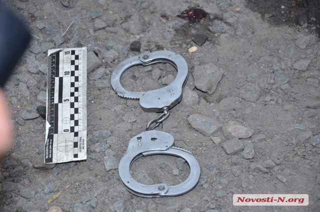 В сердце убитого полицейскими мужчины нашли две пули