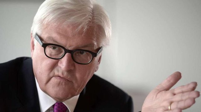 На встрече с коллегами из Франции и Польши Штайнмайер сделал заявление о Донбассе