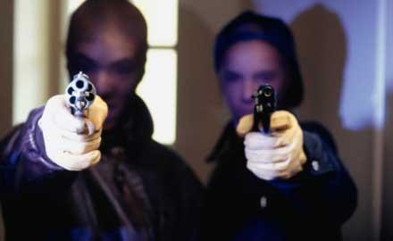 Киевлянин отстоял свои деньги в рукопашном бою с вооруженными грабителями