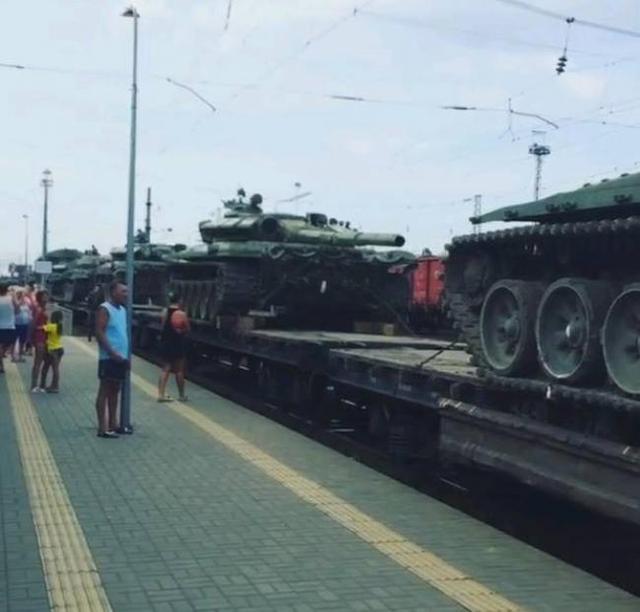Эшелоны руссотанков на утилизацию... в Украину?