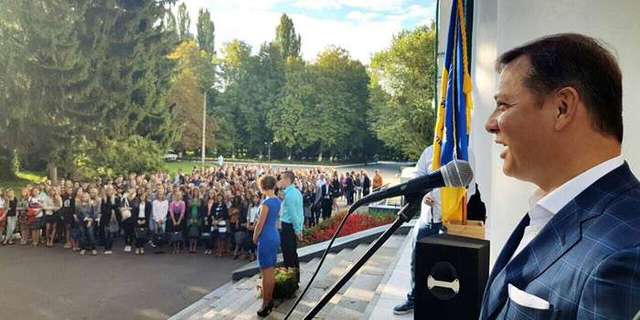 На Черниговщине школьники чуть не растерзали Ляшко (ВИДЕО)