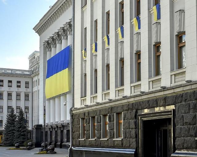 Свежие темники Банковой. Как будут комментировать подорожание электроэнергии и Иловайск