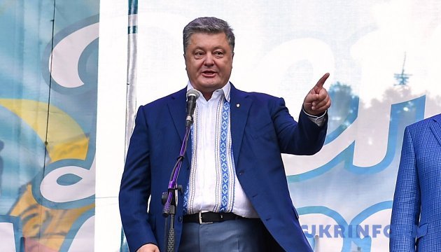 Порошенко упевнений, що безвіз буде вже восени