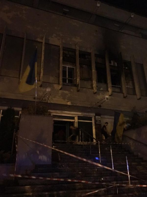 Поджог "Интера": взгляд изнутри. ФОТО
