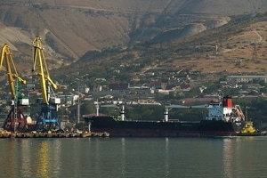 Бунт и поножовщина: в порту "Южный" экипаж захватил судно