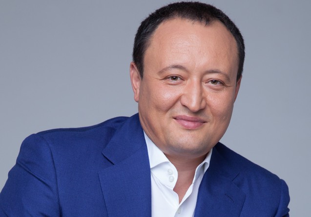 Губернатору Запорожской области подарили автомобиль за 3 миллиона грн