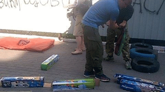 Радикалы сняли блокаду "Интера"