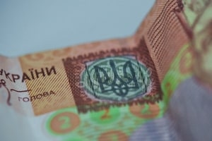 До какого уровня может девальвировать гривня?