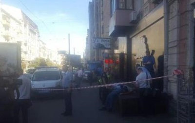 В центре Киева возле клуба зарезали мужчину