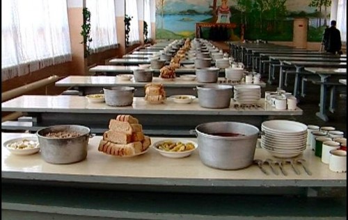 "Как вам этот червяк?": в сети показали "воскресный обед" солдат в "Десне"