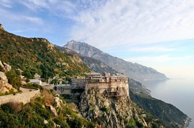 "Російський Гібралтар" в православій святині: Британське ЗМІ підозрює Путіна в облаштуванні віськово-морської бази на Афоні